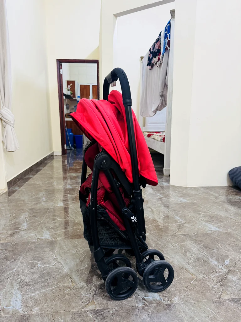 عربة أطفال حمراء أنيقة لطفلك63194604474881114