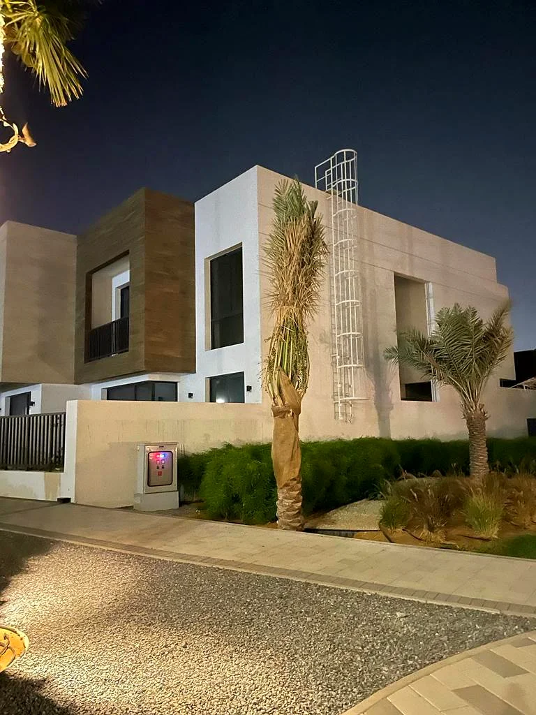 Luxury 3 BR Beachside Villa Near the Beach in Marbella , Mina Al Arab63864192349186111