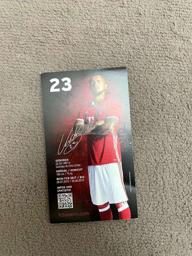Original Vidal signature on the official club card63177962825603111