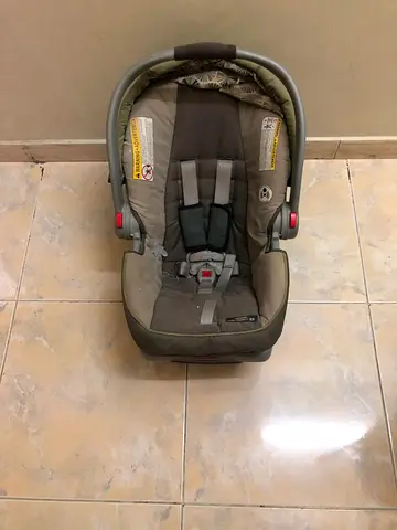 Infant car seat in good condition