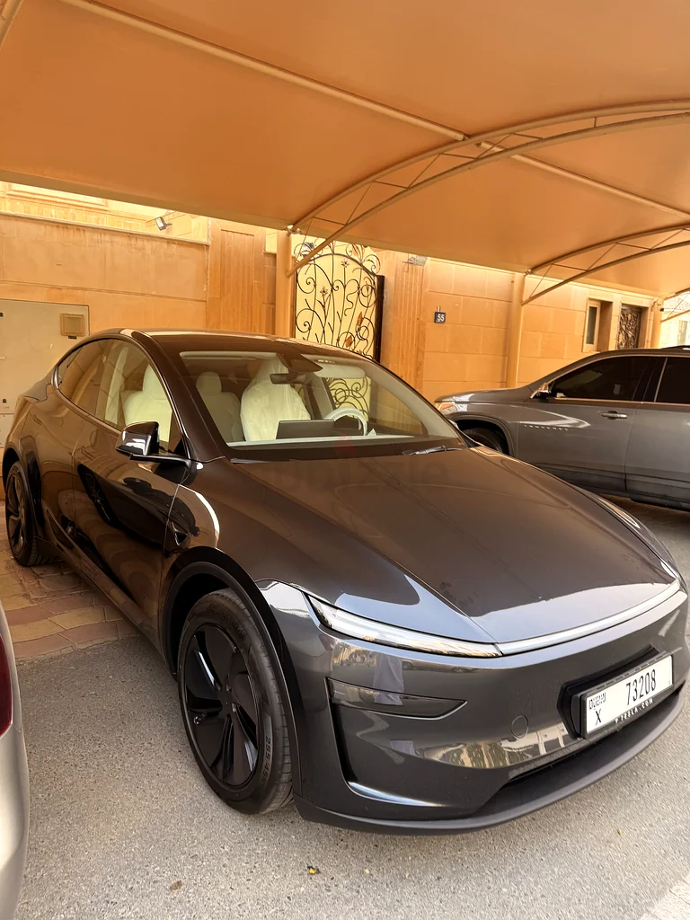 Tesla Model Y Long Range AWD UAE