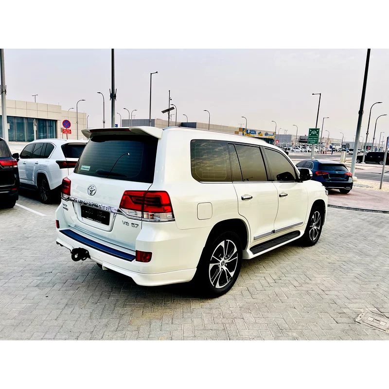 تويوتا لاند كروزر VXR 5.7 موديل 202163140190844161111