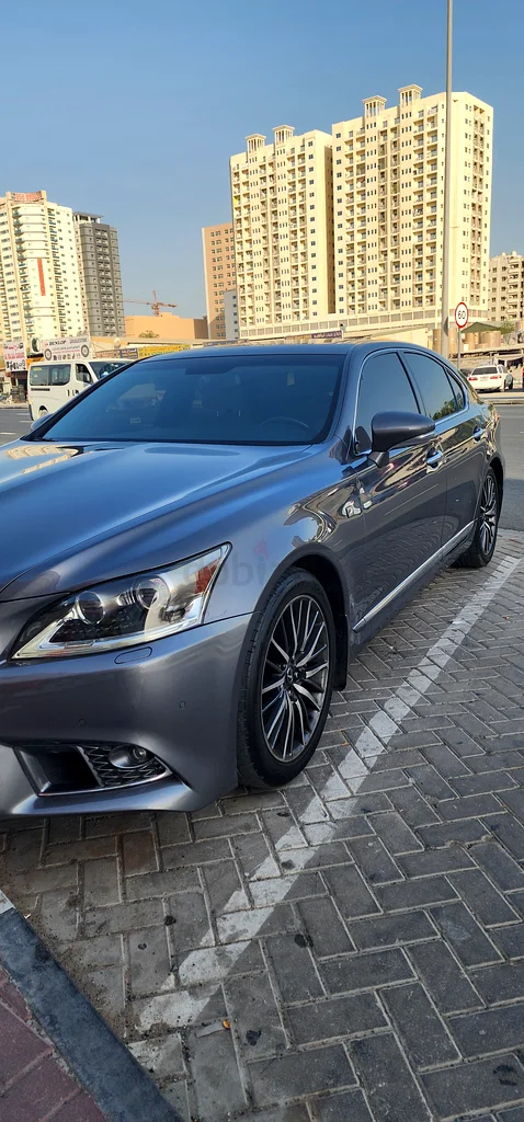 Lexus LS460 / 2013 GCC / FULL SERVICE HISTORY/VALID SERVICE CONTRACT63149580736770113