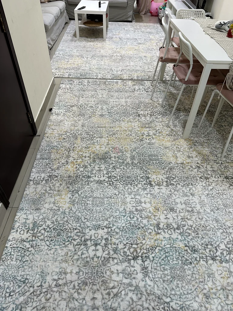 Elegant Abstract Rug - Perfect for Your Living Space!632114202173471119