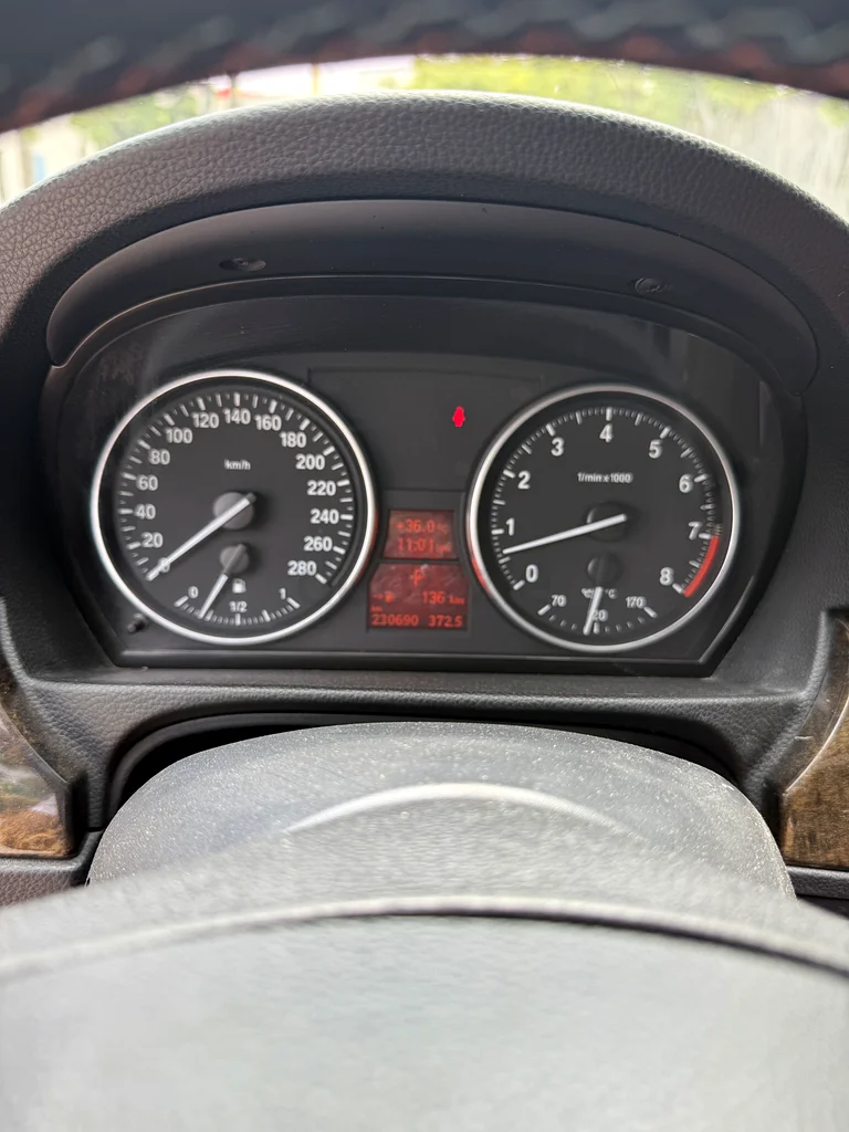 بي إم دبليو إي92 335i دعائي63158800521473114