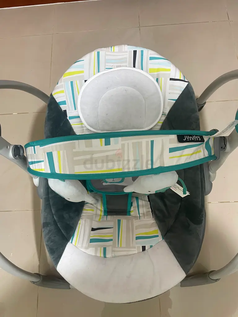 Comfortable and Stylish Baby Swing for Sale!