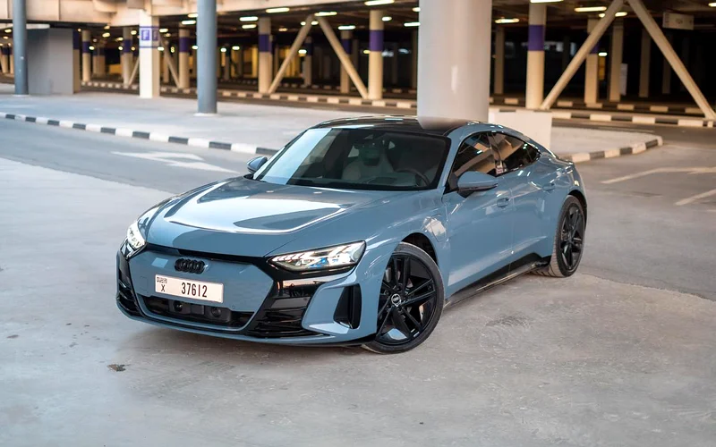 AUDI E-TRON GT GCC  AGENCY WARANTY +SERVICE CONTRACT63225312243458118
