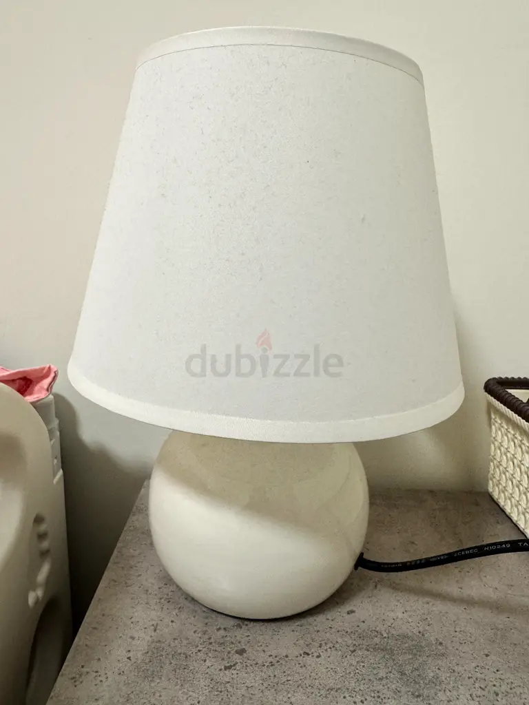2 Elegant White Modern Table Lamps - Illuminate Your Space!