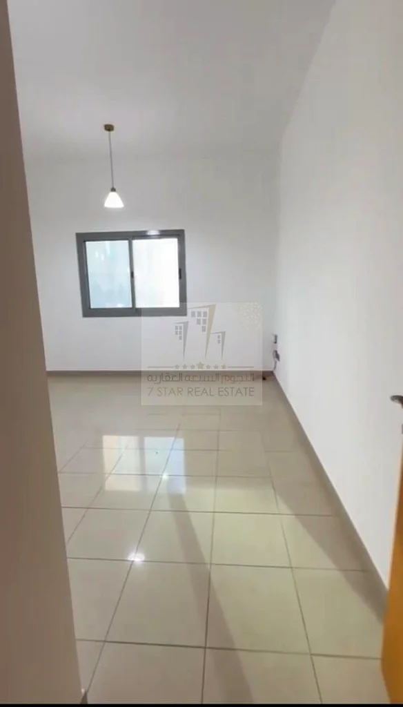 شقة جميلة للبيع بإطلالة على البحر في برج السرحي63192574660353114