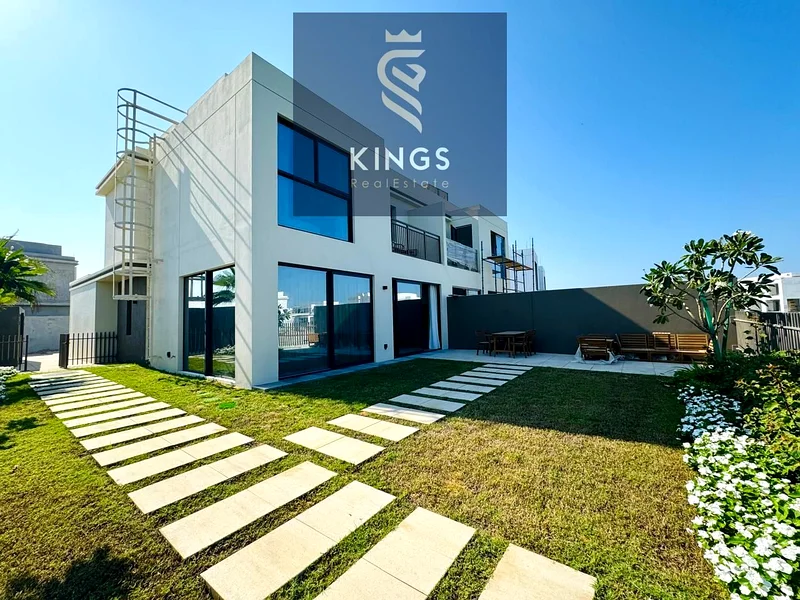 Elegant 3-Bedroom Villa in Falcon Island | Partial Sea View | Second Row from the Sea63861100920835110