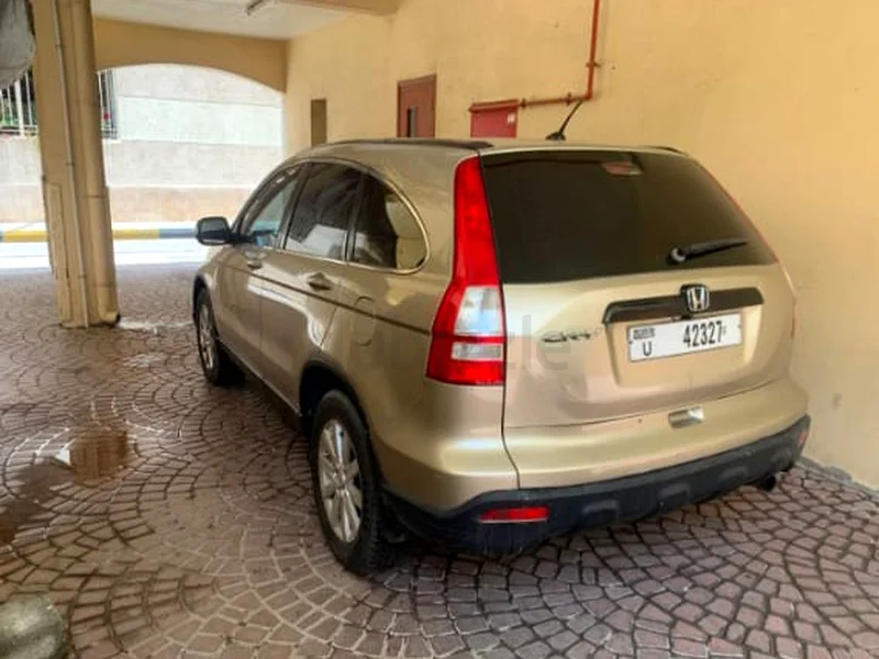 هوندا CR-V نظيفة ومرتبة للبيع بسعر معقول جدًا63224309442050111