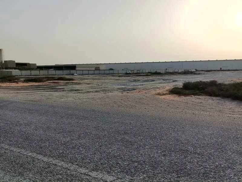 للبيع، أرض في منطقة السجعة الحنوق القديم، بلوك 4، المساحة 114,000 قدم مربع63195062576641113