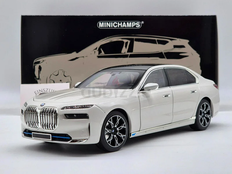 BMW i7 Scale 1:18 Minichamps Miniral White63226782994818111