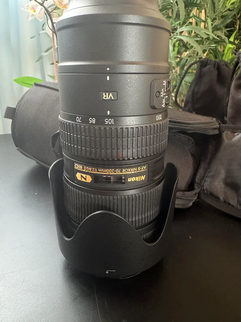 High-Performance Nikon 70-200mm f/2.8 VR Lens for Sale!63234616651009111