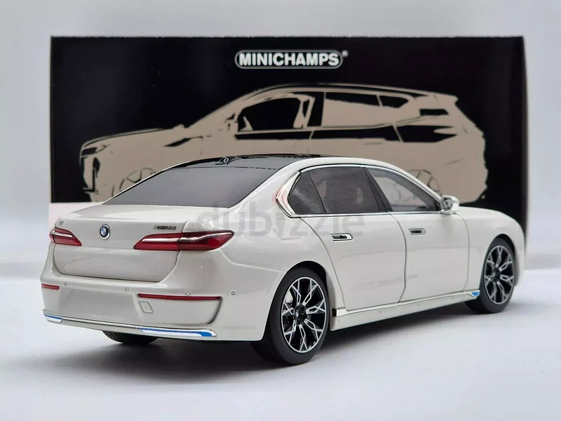 BMW i7 Scale 1:18 Minichamps Miniral White63226782994818112