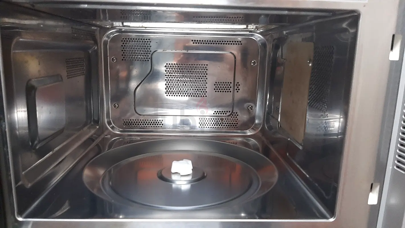 Microwave and oven.  مايكرويف وفرن