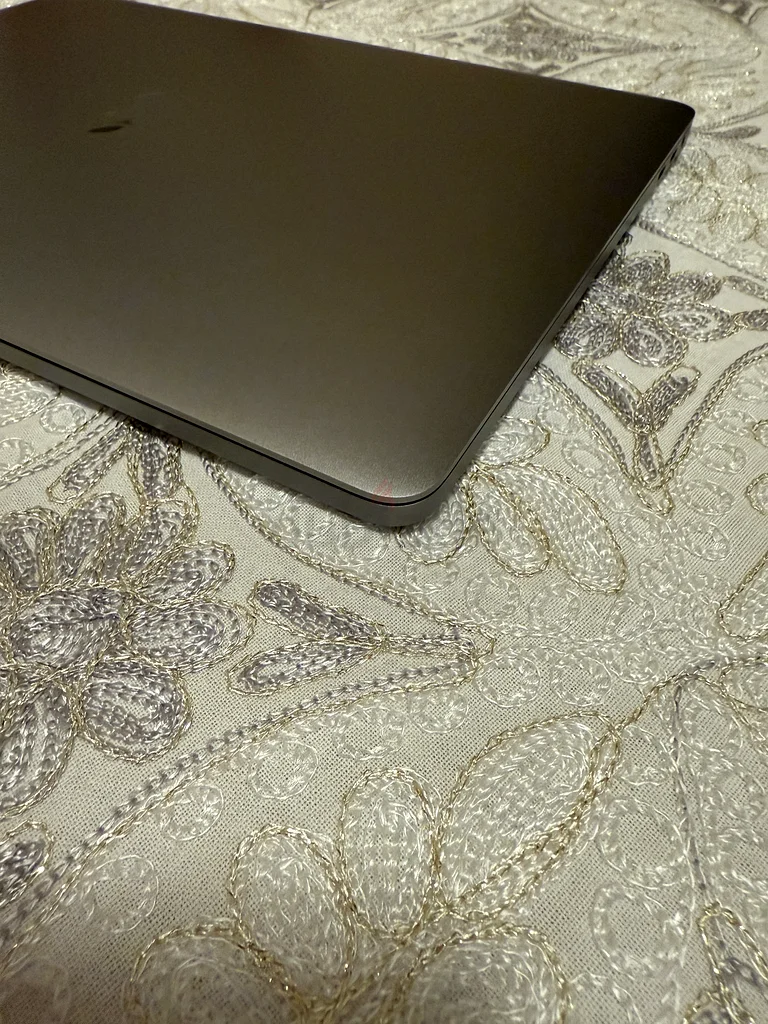 Like-New Apple MacBook Pro - Your Ultimate Powerhouse!63167580127107114
