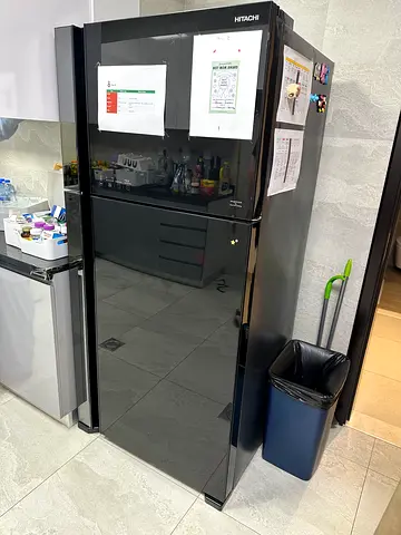 Hitachi Top Mount Refrigerator glass body Black