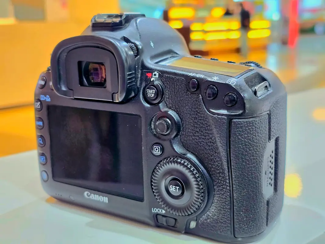 Camera 5D Mark 363233638640641112