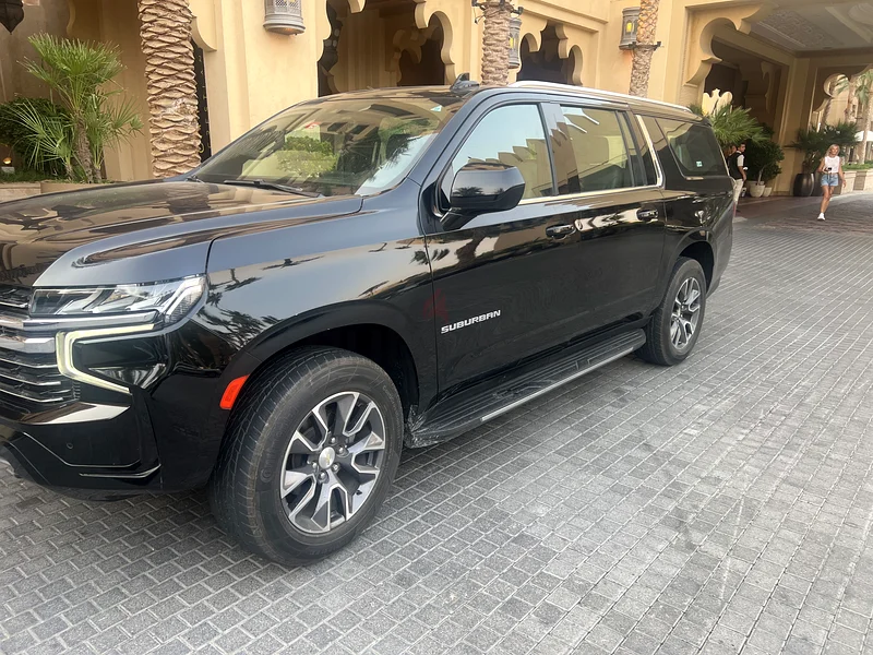 It’s one hand drive, no accident no paint it’s limousine car63153225742082111