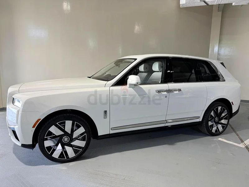 Rolls Royce Cullinan63139217012227111