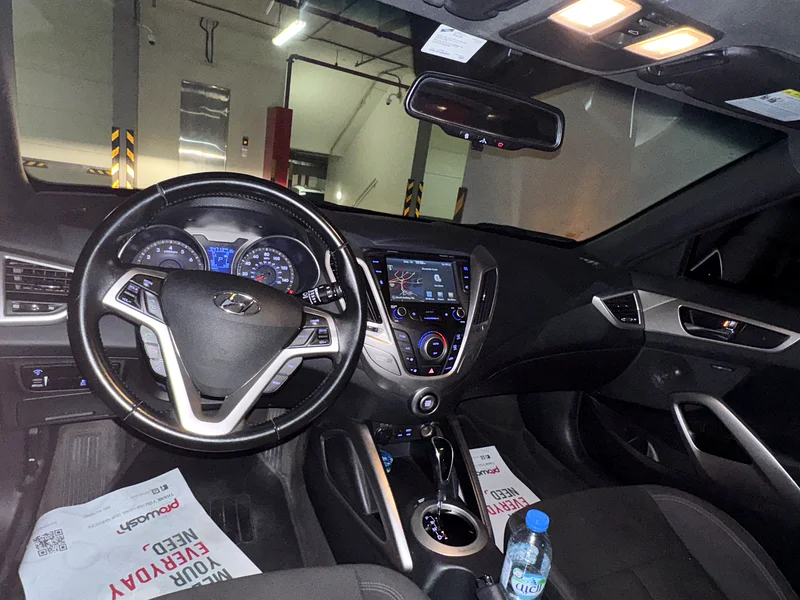Hyundai veloster63170839718402114