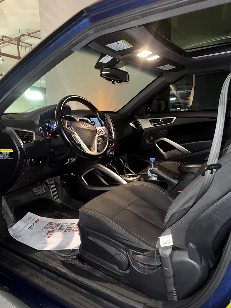 Hyundai veloster63170839718402111