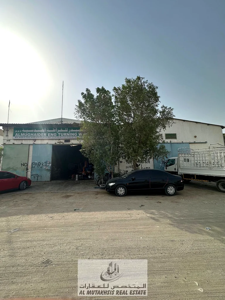 An industrial alnd has six stores for sale in industrial area 363185714221315114