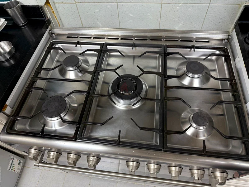 موقد زيت كهربائي من سيمينس بخمسة مواقد غاز، طراز Hg73G8155M، مع التوصيل والضمان63166183723395111