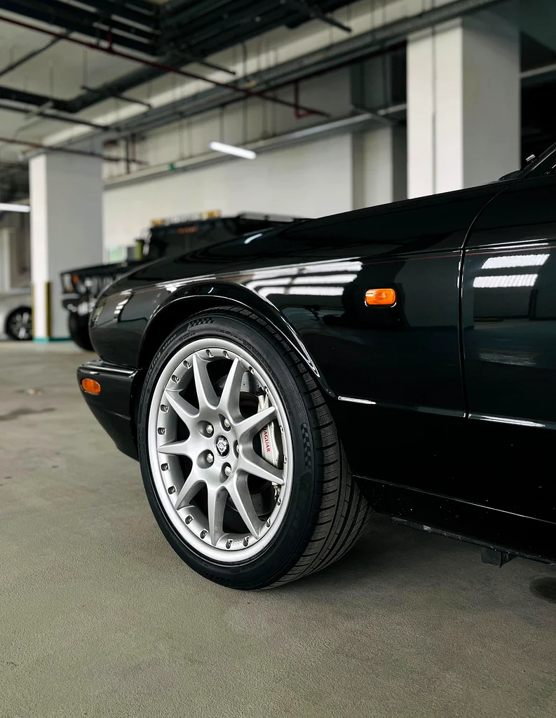 Jaguar XJR 100 Limited Edition 1 of 50063175702216579113
