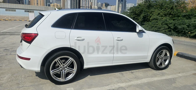 AUDI Q563148162711298113