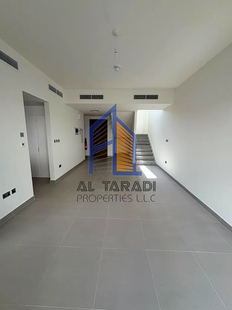 شقة مذهلة من 3 غرف نوم + غرفة خادمة | جاهزة للانتقال فورًا | في مجتمع فاخر63308156301441114