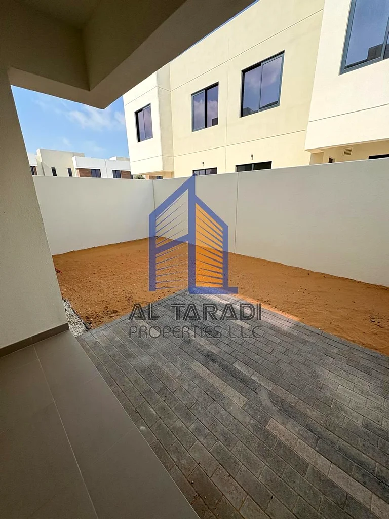 شقة مذهلة من 3 غرف نوم + غرفة خادمة | جاهزة للانتقال فورًا | في مجتمع فاخر63308156301441112