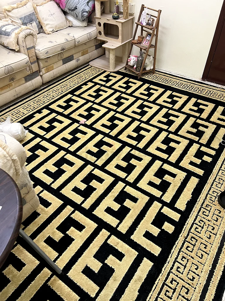 سجادة منطقة أنيقة سوداء وذهبية هندسية63210882666881111