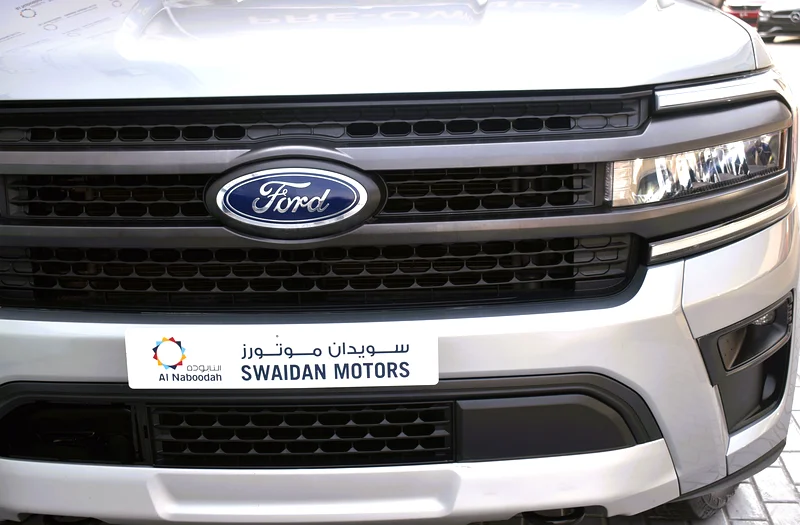 AED 3,199/PM — The Expedition XLT combines premium style with rugged performance. Warranty  included63137333832961111