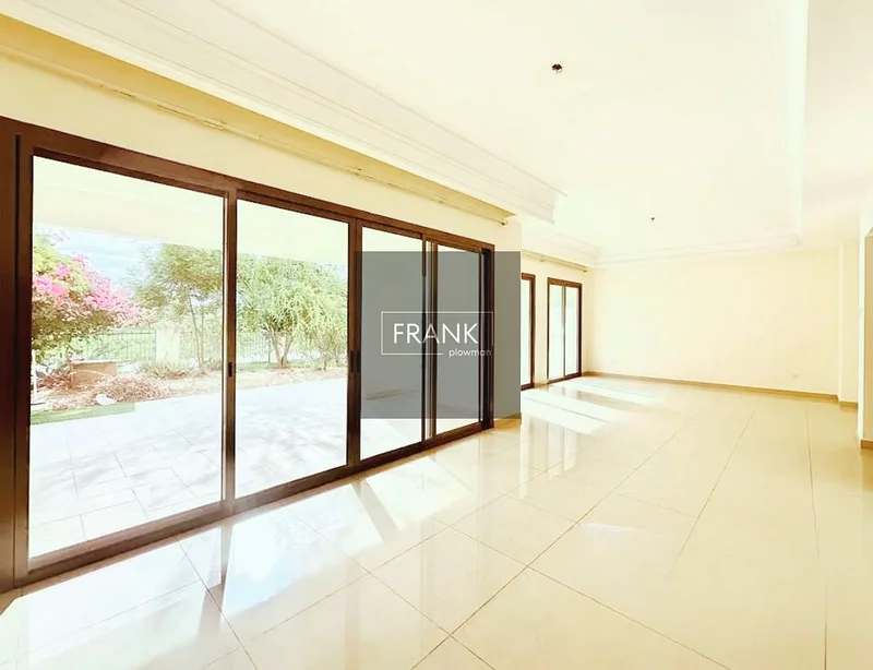Exclusive Townhouse with stunning Golf views and Corner unit l Rented63858882153218110