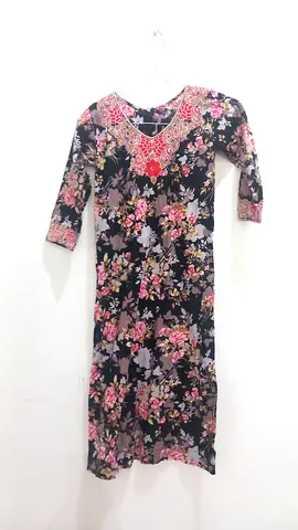 Embroidered cotton girls jalabiya, size 5 to 6 years  Beautiful Floral Long Dress for Sale