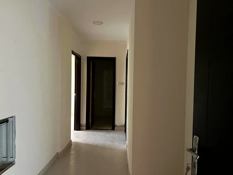 For sale, a new rented building in the central area of ​​Sharjah - Al Bataeh area. It consists of a ground floor and 4 floors                        .63192574653187114