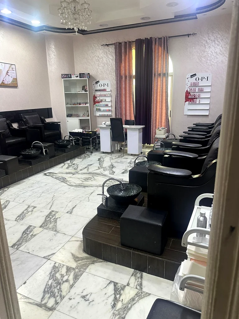 فيلا فاخرة للسكن والتجارة في شرقان - ملكية تامة63183718922115113