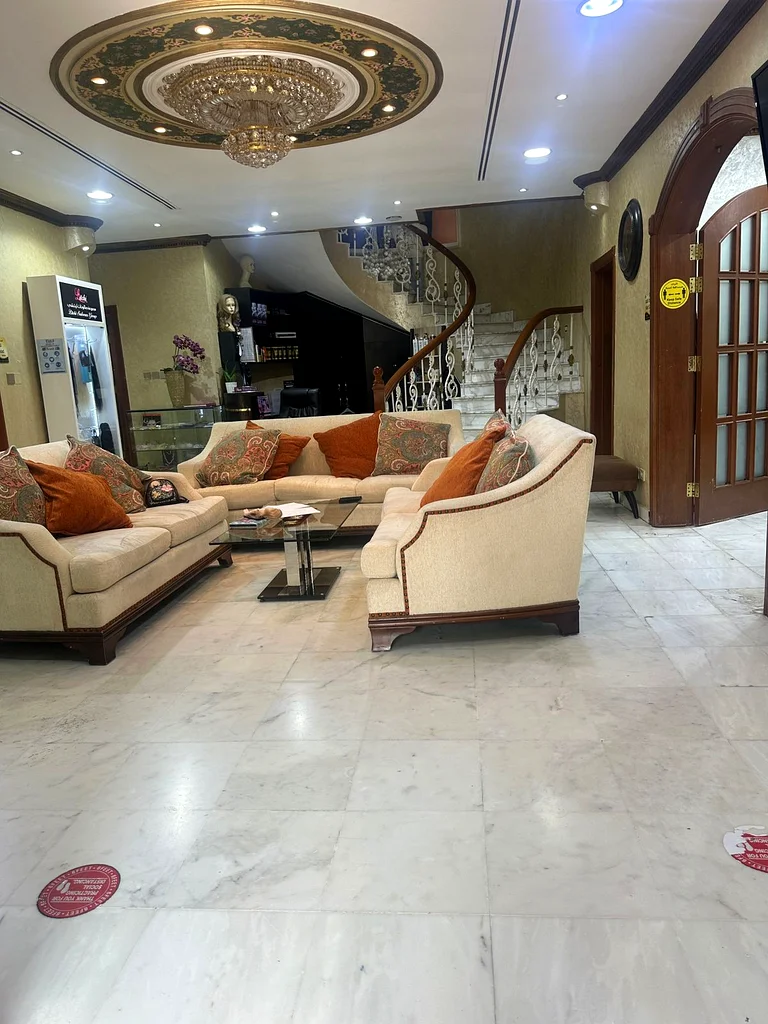 Freehold-Luxury Residential-Commercial Villa in Sharqan631837189221151120