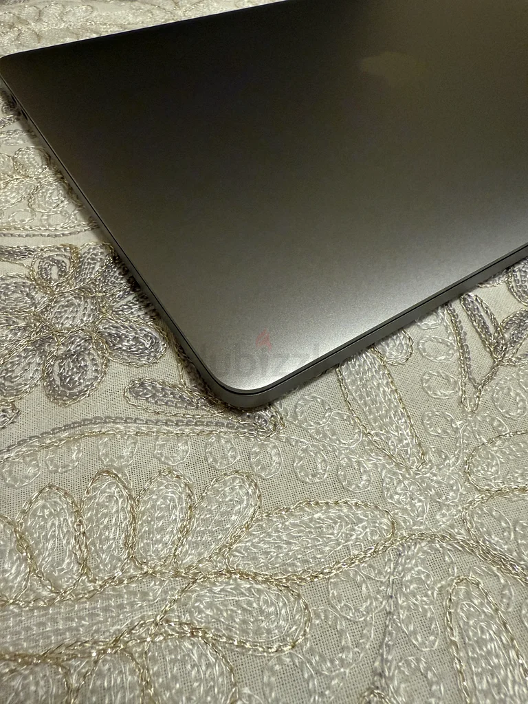 Like-New Apple MacBook Pro - Your Ultimate Powerhouse!63167580127107113