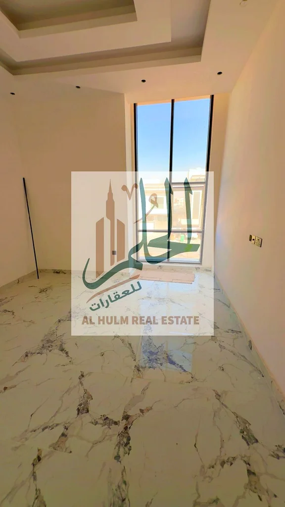 Villa for sale in Al Yasmeen, Ajman Land area: 3,014 sq ft Built-in area: 3,235 sq ft On a main street Very prime location  Easy entry and exit from t63249235644162111