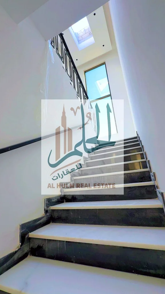 Villa for sale in Al Yasmeen, Ajman Land area: 3,014 sq ft Built-in area: 3,235 sq ft On a main street Very prime location  Easy entry and exit from t63249235644162113