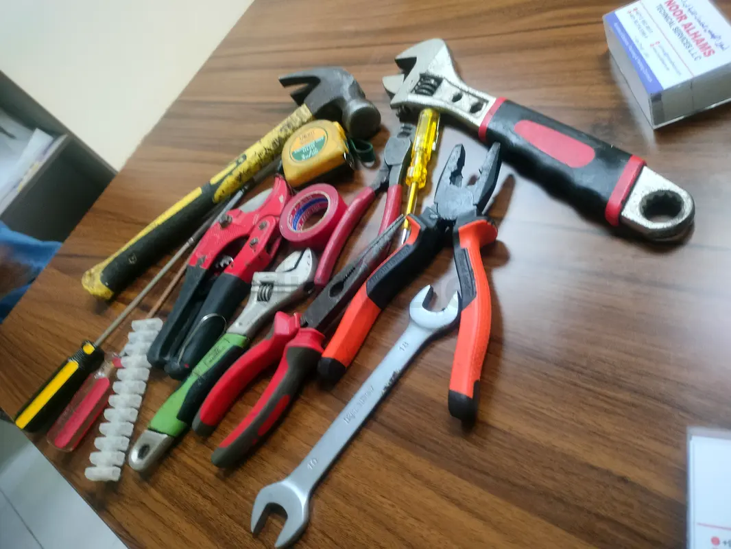 الخدمات الفنية، والتنظيف، والصيانة63185247001985112