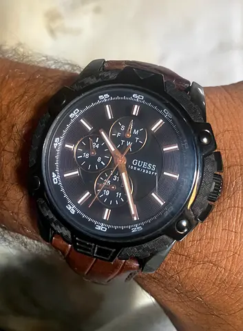 Stylish Guess Mens Sport Watch - Perfect for Every Occasion