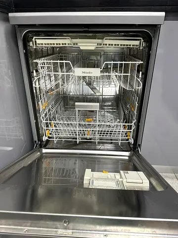 Miele Freestanding Dishwasher G 4203 SC Stainless Steel