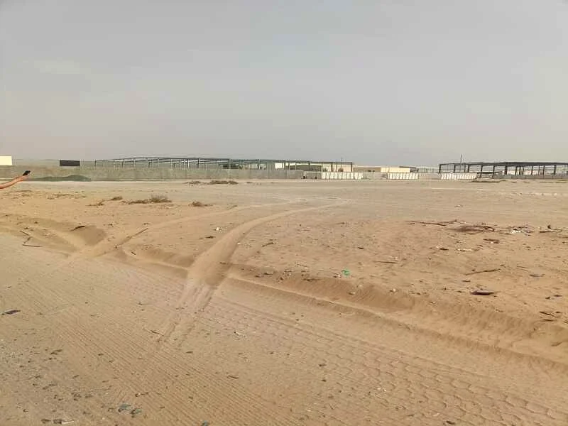 للبيع، أرض في سجع القديمة، المساحة مليونان و500 قدم مربع، مملوكة للمواطنين الإماراتيين ومواطني دول مجلس التعاون الخليجي فقط.63195062549122112