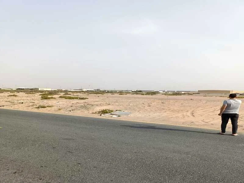للبيع، أرض في منطقة السجعة الحنو القديم، بلوك 7، مساحتها 62 ألف قدم مربع63195062569731111