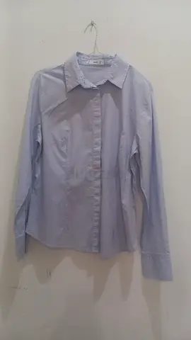 Stylish Blue Long Sleeve Shirt - Perfect for Any Occasion!