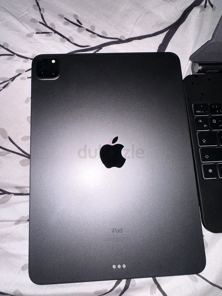 جهاز iPad Pro m1 بحجم 11 بوصة وبسعة 1 تيرابايت63183726533377114